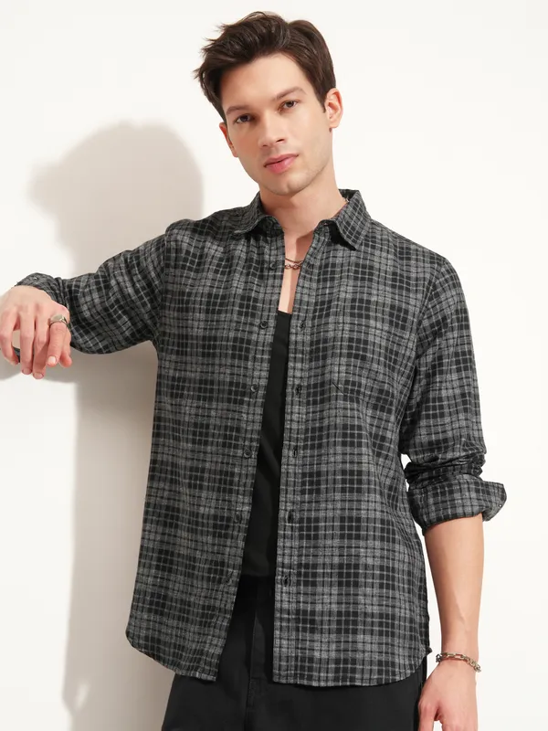 Highlander Men Black Checked Slim Fit Casual Shirt