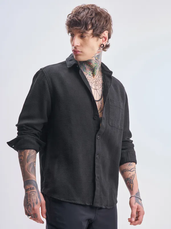Highlander Men Black Self Design Relaxed Fit Casual Shirt