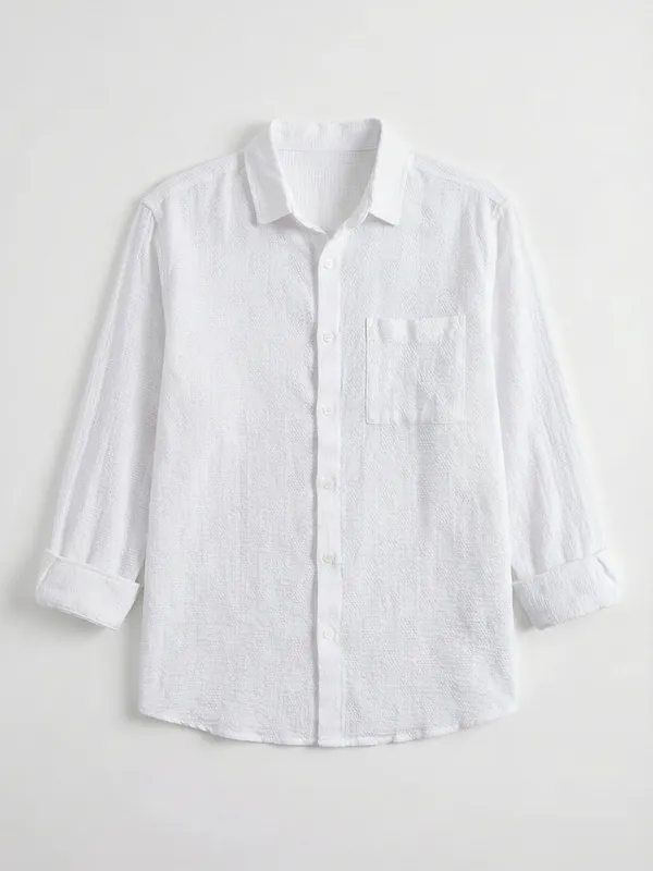 Highlander Men White Self Design Relaxed Fit Casual Shirt