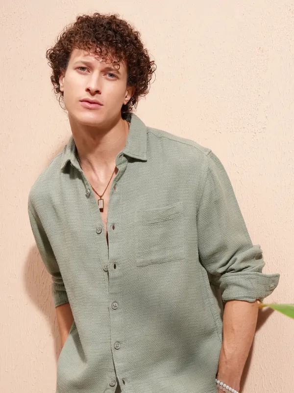 Highlander Men Green Solid Relaxed Fit Casual Shirt