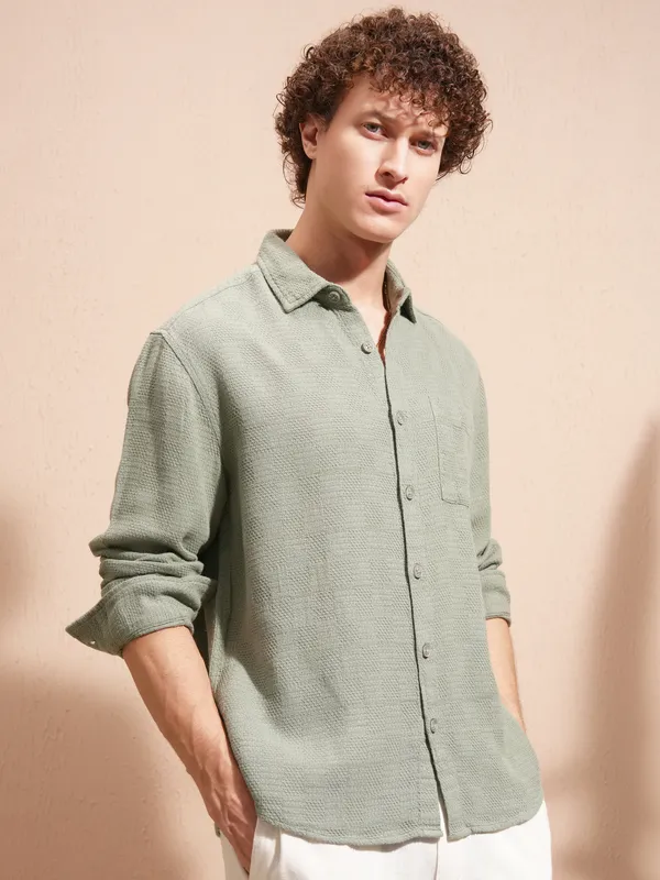 Highlander Men Green Solid Relaxed Fit Casual Shirt