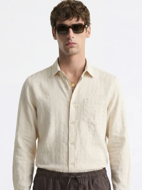 Highlander Men Cream Self Design Slim Fit Casual Shirt