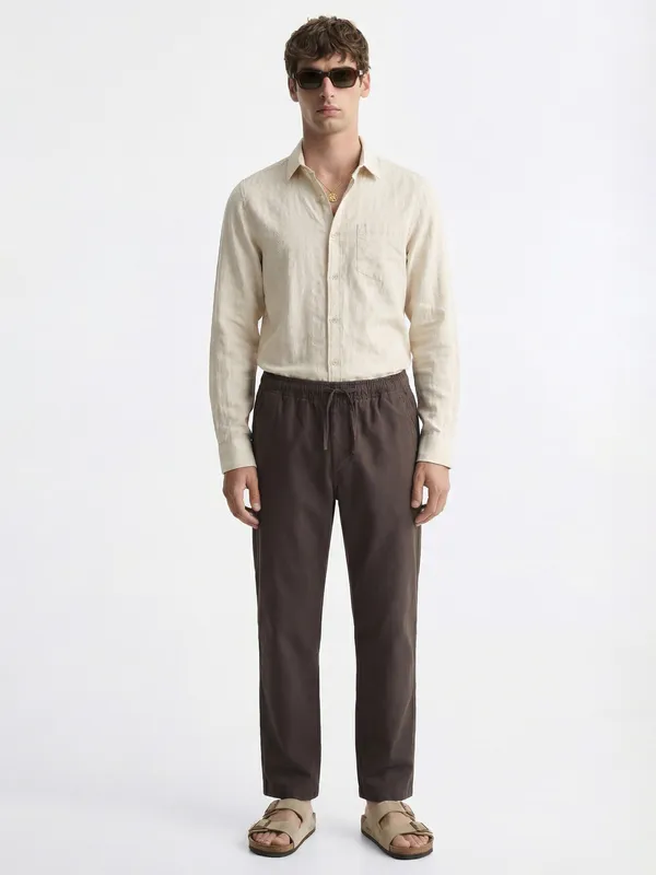 Highlander Men Cream Self Design Slim Fit Casual Shirt