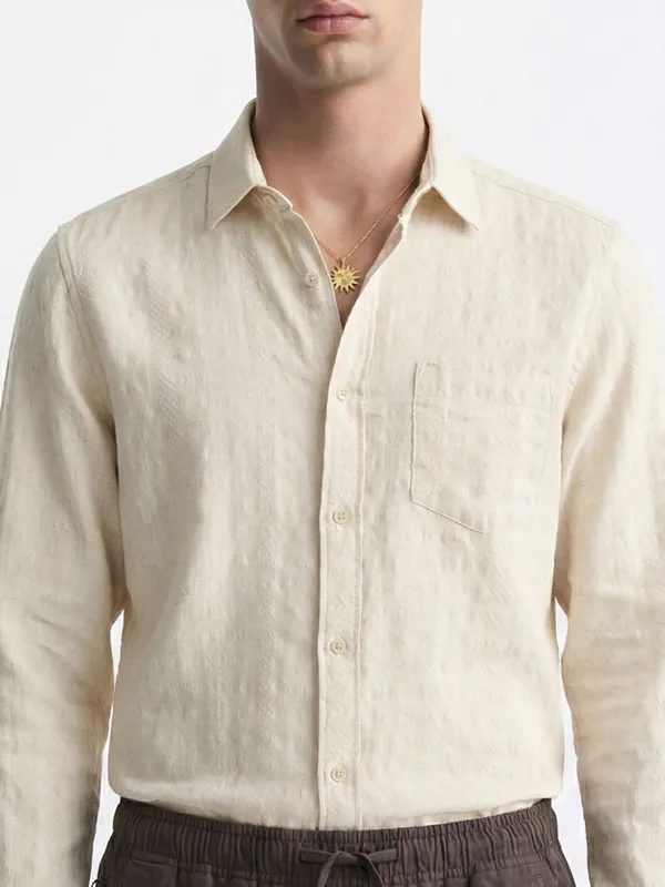 Highlander Men Cream Self Design Slim Fit Casual Shirt