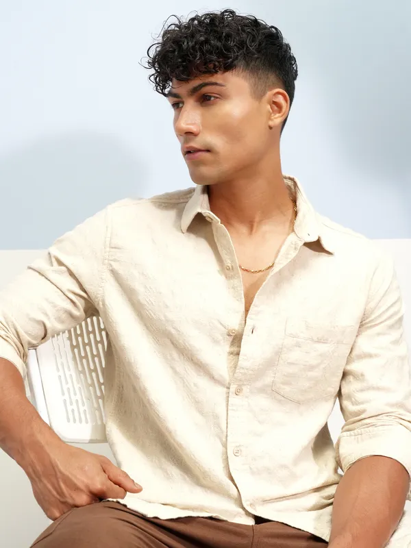 Highlander Men Beige Crushed Slim Fit Casual Shirt