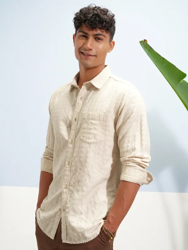 Highlander Men Beige Crushed Slim Fit Casual Shirt