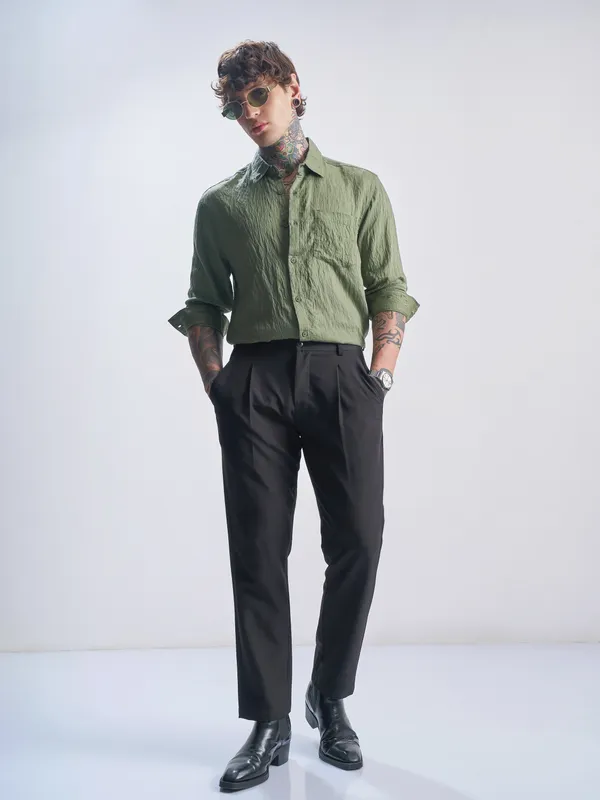 Highlander Men Green Crushed Relaxed Fit Casual Shirt