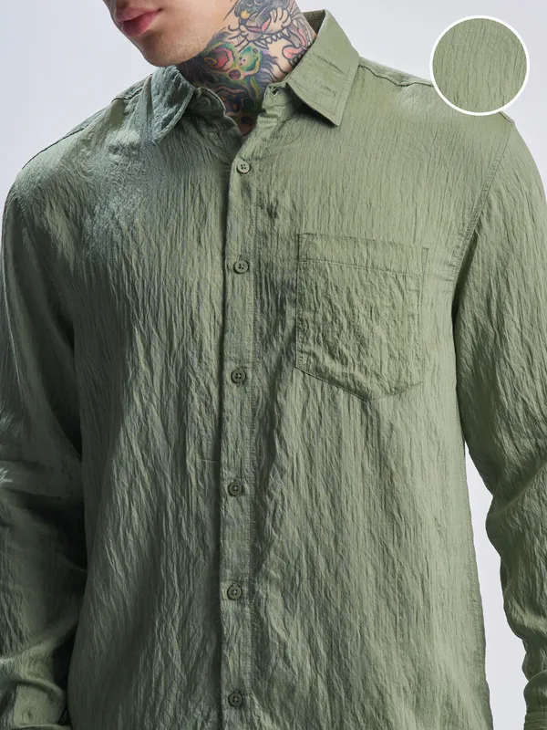 Highlander Men Green Crushed Relaxed Fit Casual Shirt