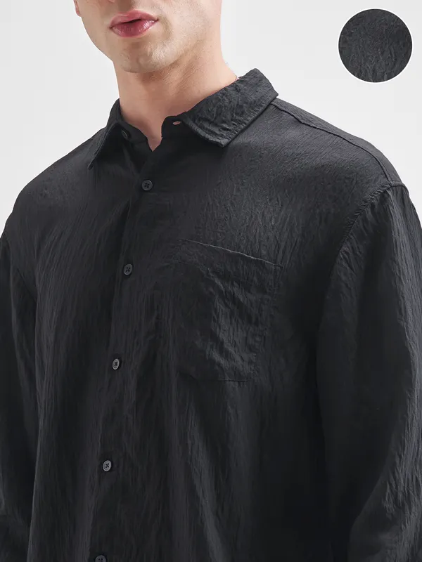 Highlander Men Black Self Design Relaxed Fit Casual Shirt