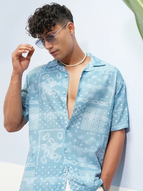 Men Slim Fit Casual Shirt