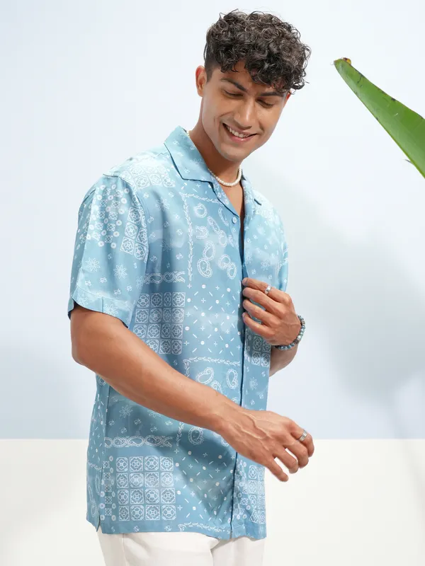 Men Slim Fit Casual Shirt