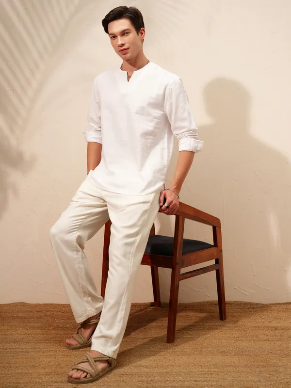 Highlander Men White Self Design Relaxed Fit Casual Shirt