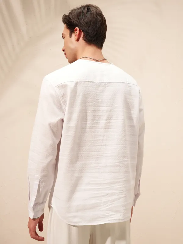 Highlander Men White Self Design Relaxed Fit Casual Shirt