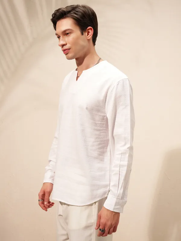 Highlander Men White Self Design Relaxed Fit Casual Shirt