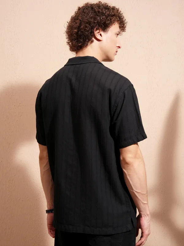 Highlander Men Black Self Design Relaxed Fit Casual Shirt