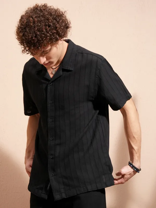 Highlander Men Black Self Design Relaxed Fit Casual Shirt