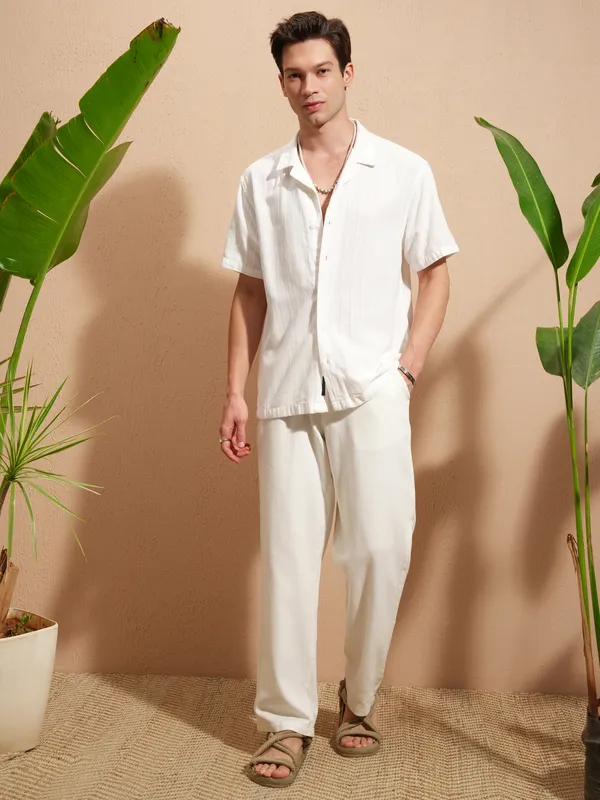 Highlander Men White Self Design Relaxed Fit Casual Shirt