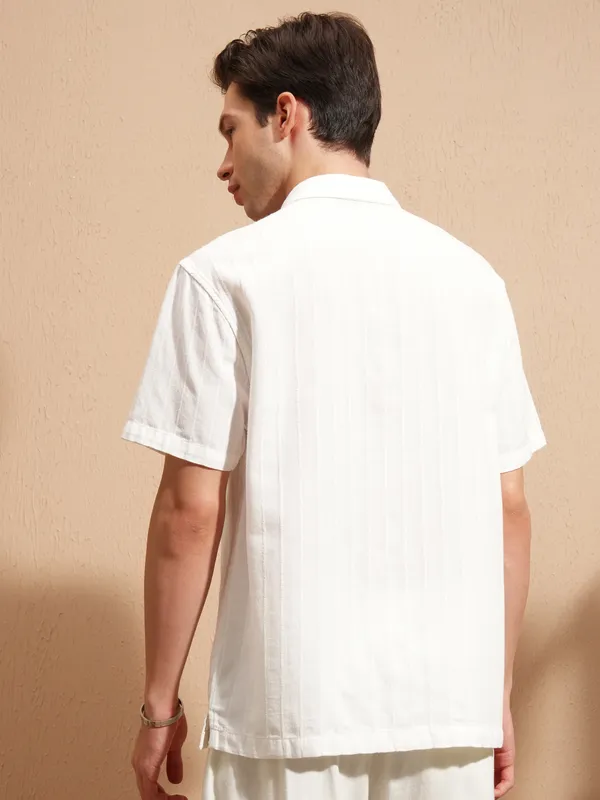 Highlander Men White Self Design Relaxed Fit Casual Shirt