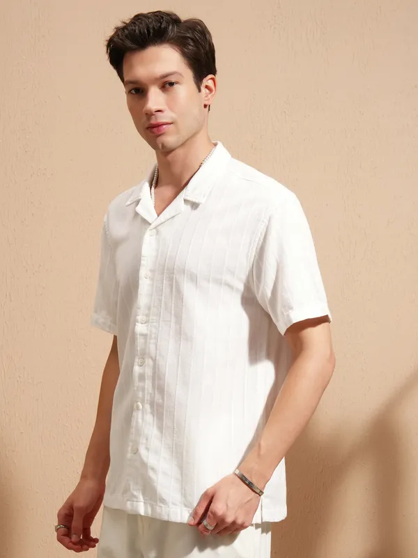 Highlander Men White Self Design Relaxed Fit Casual Shirt
