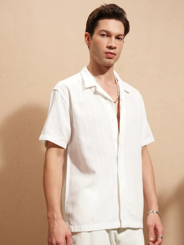 Highlander Men White Self Design Relaxed Fit Casual Shirt