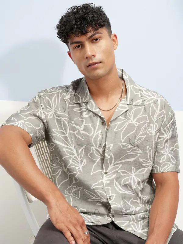 Men Relaxed Fit Casual Shirt