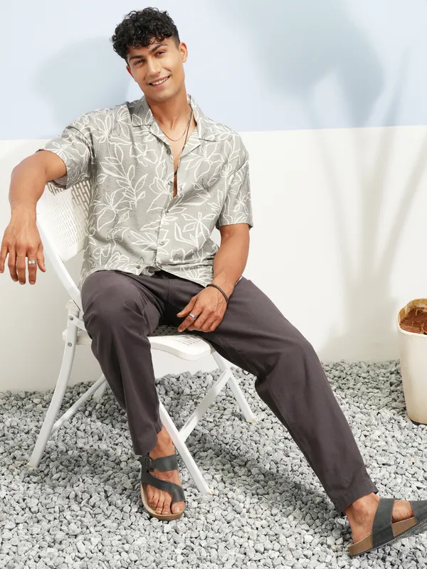 Men Relaxed Fit Casual Shirt