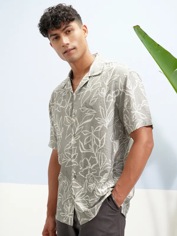 Men Relaxed Fit Casual Shirt