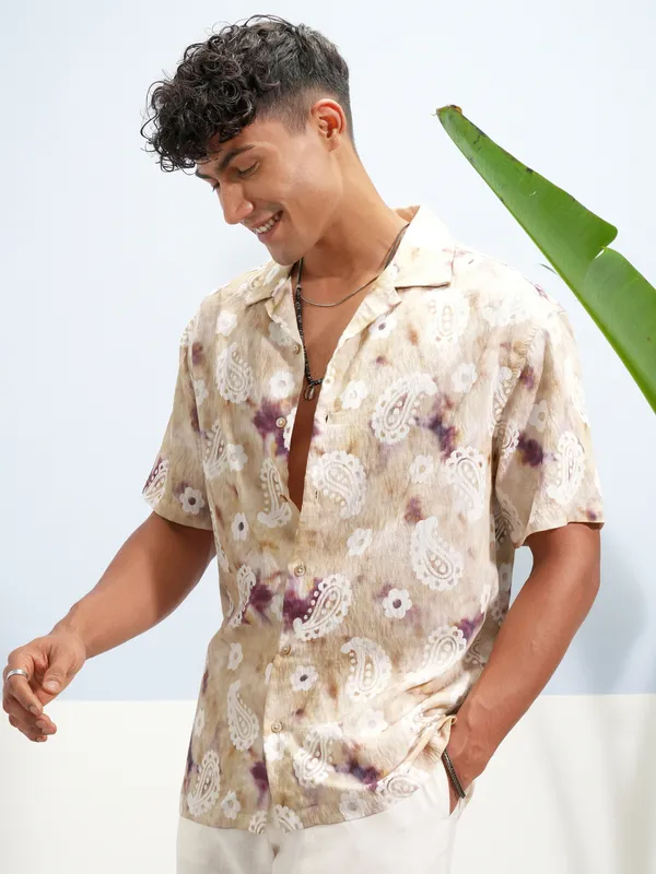 Highlander Men Cream Printed Relaxed Fit Casual Shirt