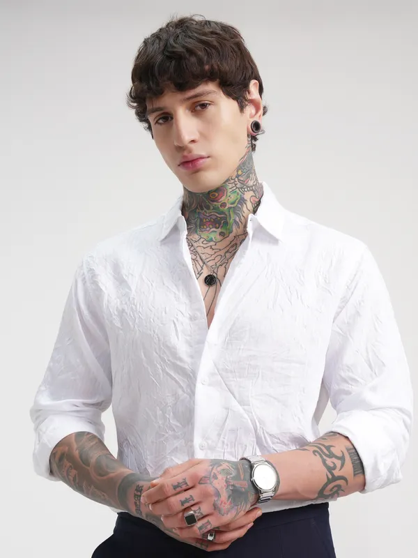 Highlander Men White Self Design Slim Fit Casual Shirt