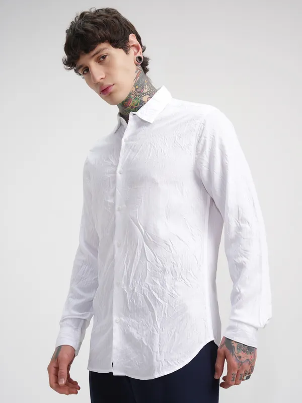 Highlander Men White Self Design Slim Fit Casual Shirt