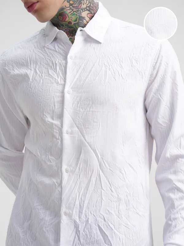Highlander Men White Self Design Slim Fit Casual Shirt
