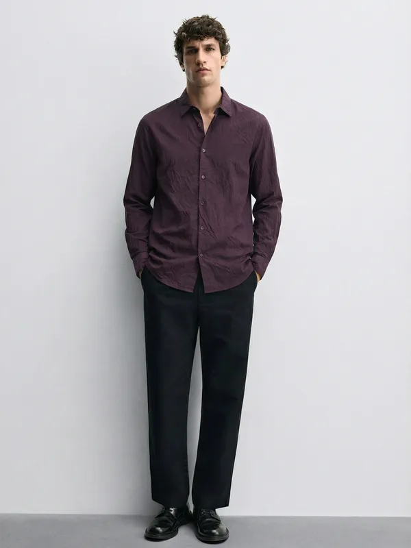 Highlander Men Burgundy Self Design Slim Fit Casual Shirt