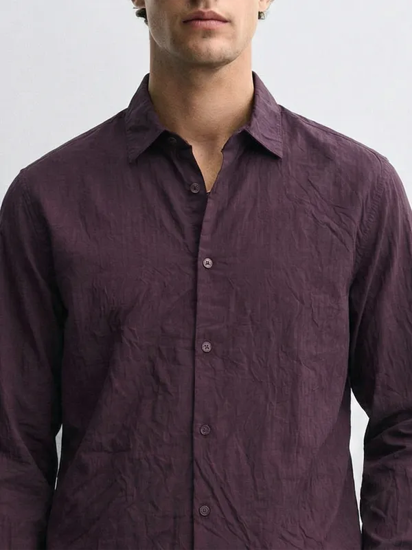 Highlander Men Burgundy Self Design Slim Fit Casual Shirt