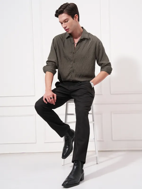 Highlander Men Olive Self Design Slim Fit Casual Shirt