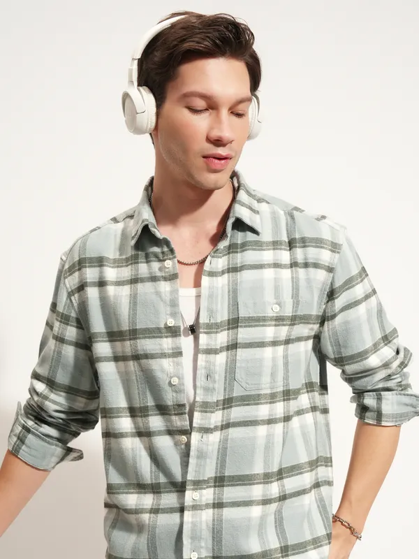 Highlander Men Blue Checked Relaxed Fit Casual Shirt