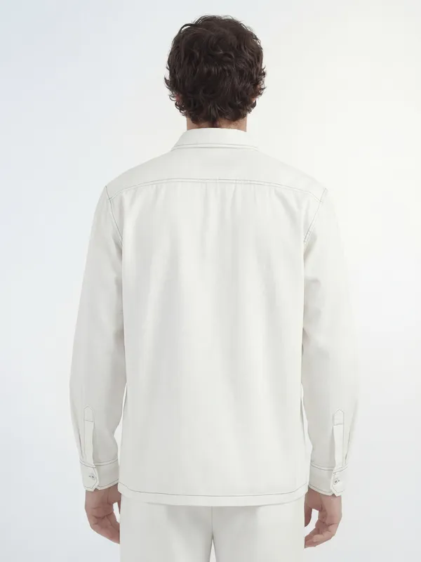 Highlander Men White Solid Oversized Fit Casual Shirt