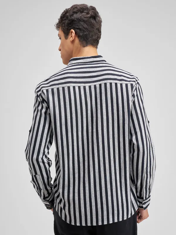 Highlander Men Black Striped Relaxed Fit Casual Shirt