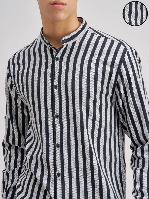 Highlander Men Black Striped Relaxed Fit Casual Shirt