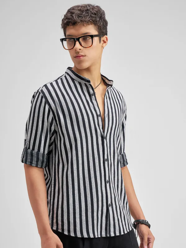 Highlander Men Black Striped Relaxed Fit Casual Shirt