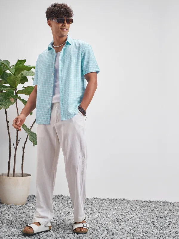 Highlander Men Blue Checked Relaxed Fit Casual Shirt