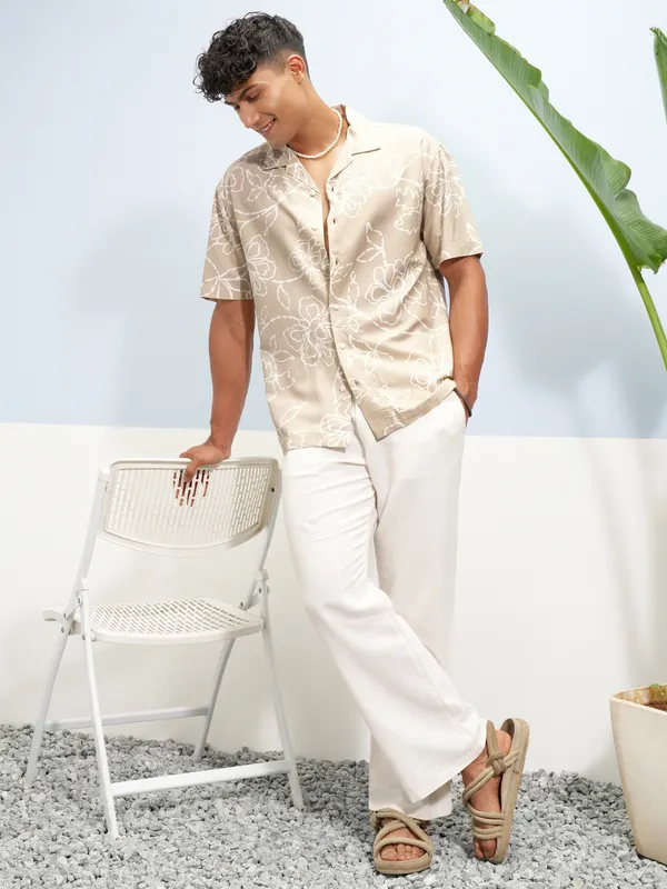 Highlander Men Tan Printed Relaxed Fit Casual Shirt