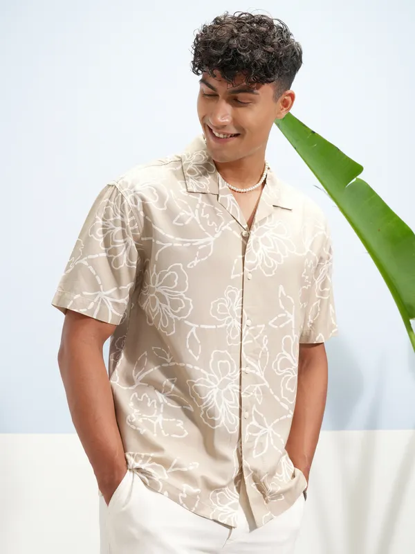 Highlander Men Tan Printed Relaxed Fit Casual Shirt