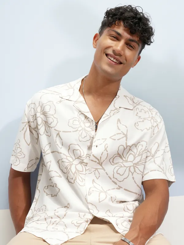 Highlander Men White Printed Relaxed Fit Casual Shirt