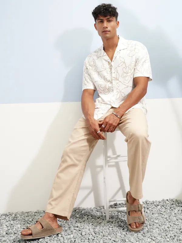 Highlander Men White Printed Relaxed Fit Casual Shirt