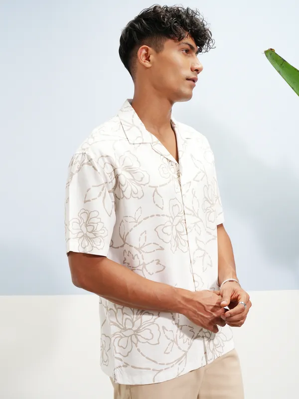 Highlander Men White Printed Relaxed Fit Casual Shirt