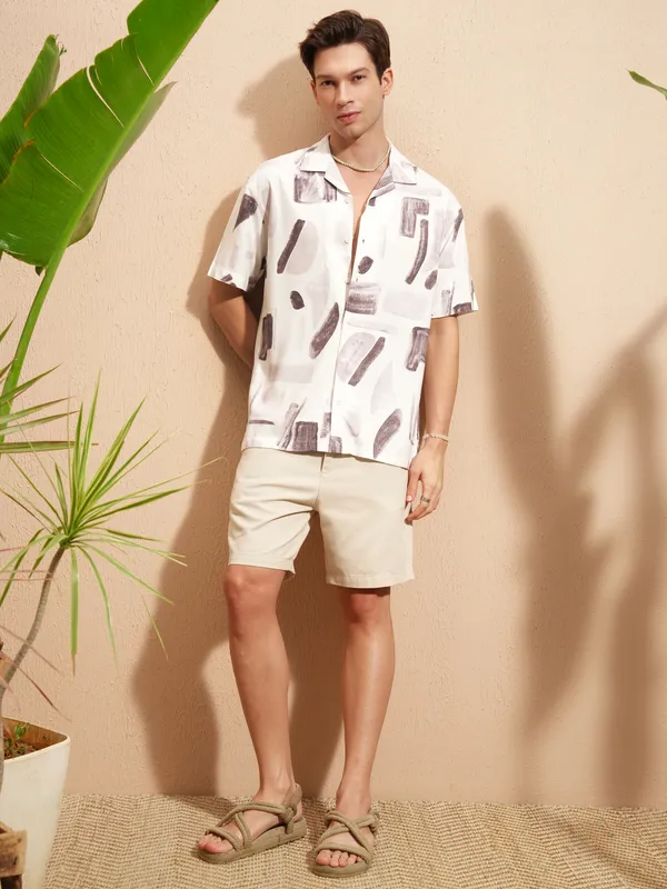 Highlander Men White Printed Relaxed Fit Casual Shirt