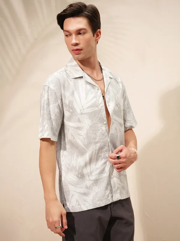 Highlander Men Grey Printed Relaxed Fit Casual Shirt