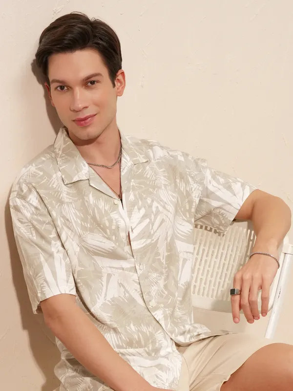 Highlander Men Khaki Printed Relaxed Fit Casual Shirt