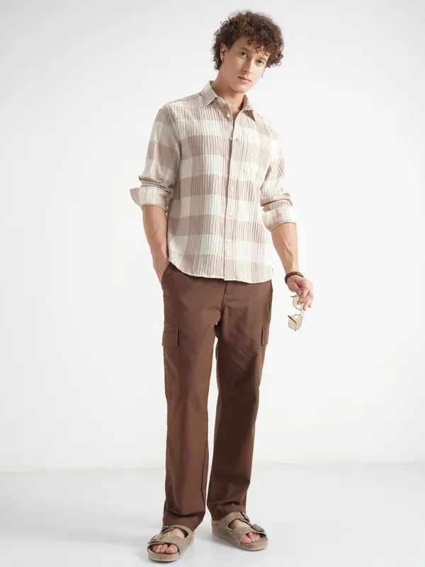 Highlander Men Cream Checked Relaxed Fit Casual Shirt