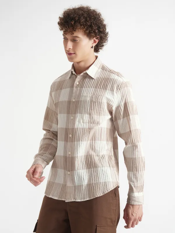 Highlander Men Cream Checked Relaxed Fit Casual Shirt